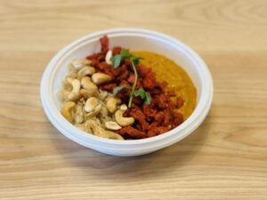 Selected is the convenient sized vegan butter chicken with tender tandoori pea protein